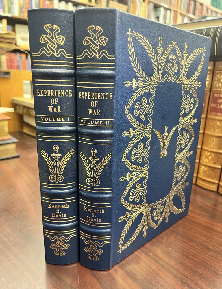 Experience of war: The United States in World War II (Mainstream of America Series) (2 Volumes. Kenneth Sydney Davis.
